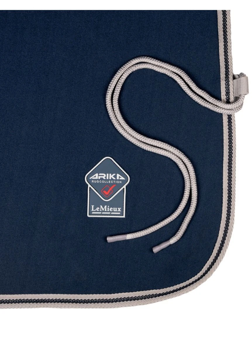 LeMieux Arika Jersey-Tek Fleece Rug - Navy 6 LeMieux Arika Jersey-Tek Fleece Rug - Navy - Image 4